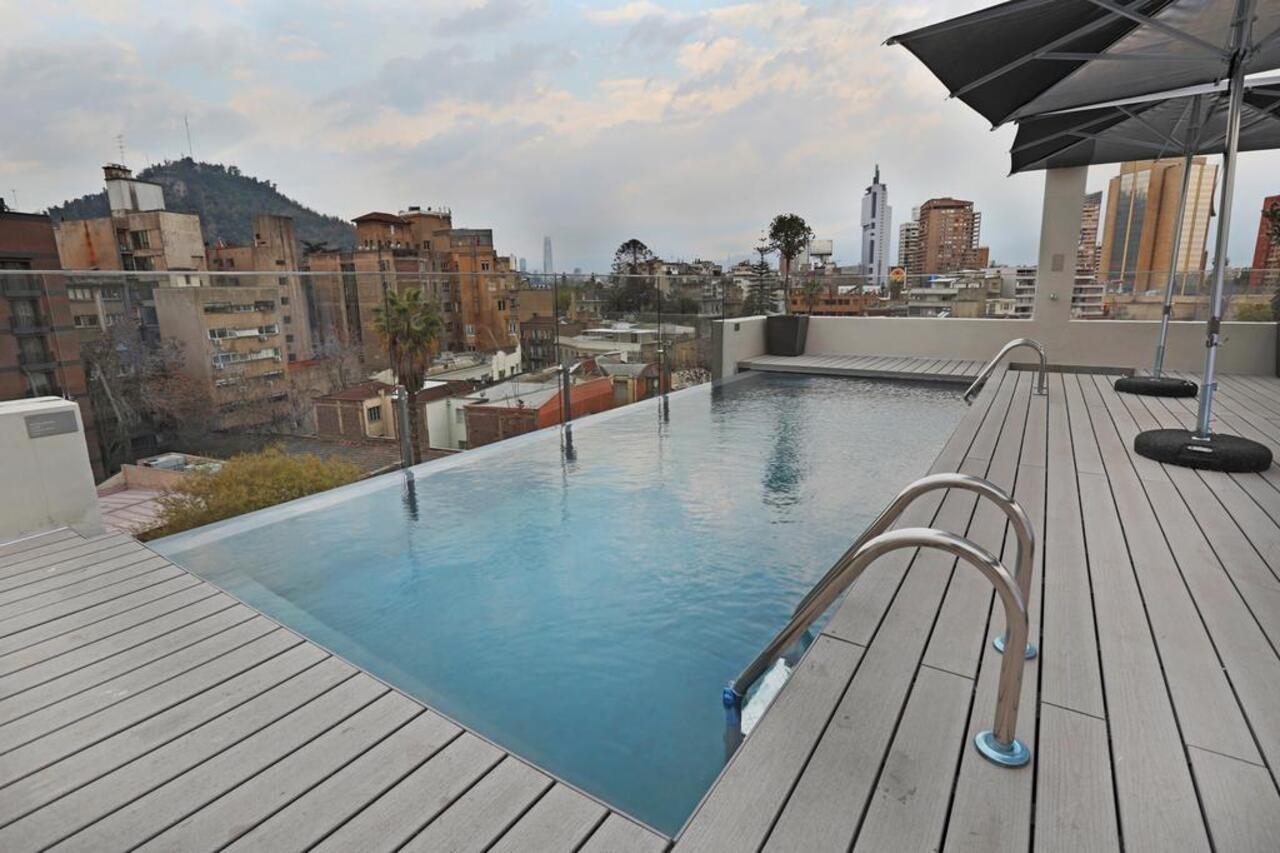 호텔 쿰브레스 라스타리아 산티아고 외부 사진 Rooftop pool