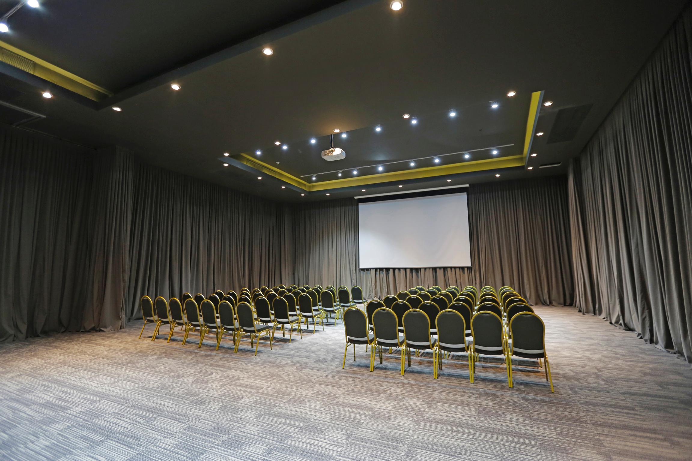 호텔 쿰브레스 라스타리아 산티아고 외부 사진 The conference room