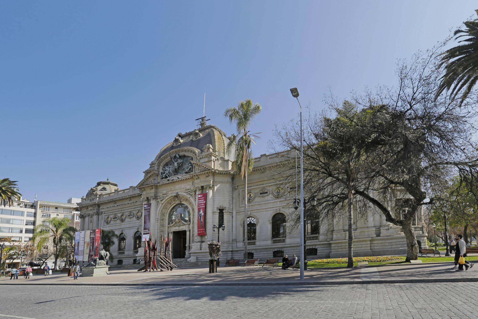호텔 쿰브레스 라스타리아 산티아고 외부 사진 Museo de Arte Español Enrique Larco Herrera